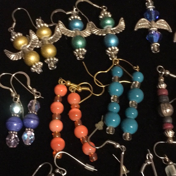 NWOT 12 pairs of dangle earrings - Picture 3 of 4